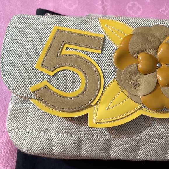 SALE!!! 🎉🎉🎉Chanel Limited Edition Camellia Canvas/Patent Flap Bag - Picture 7 of 17